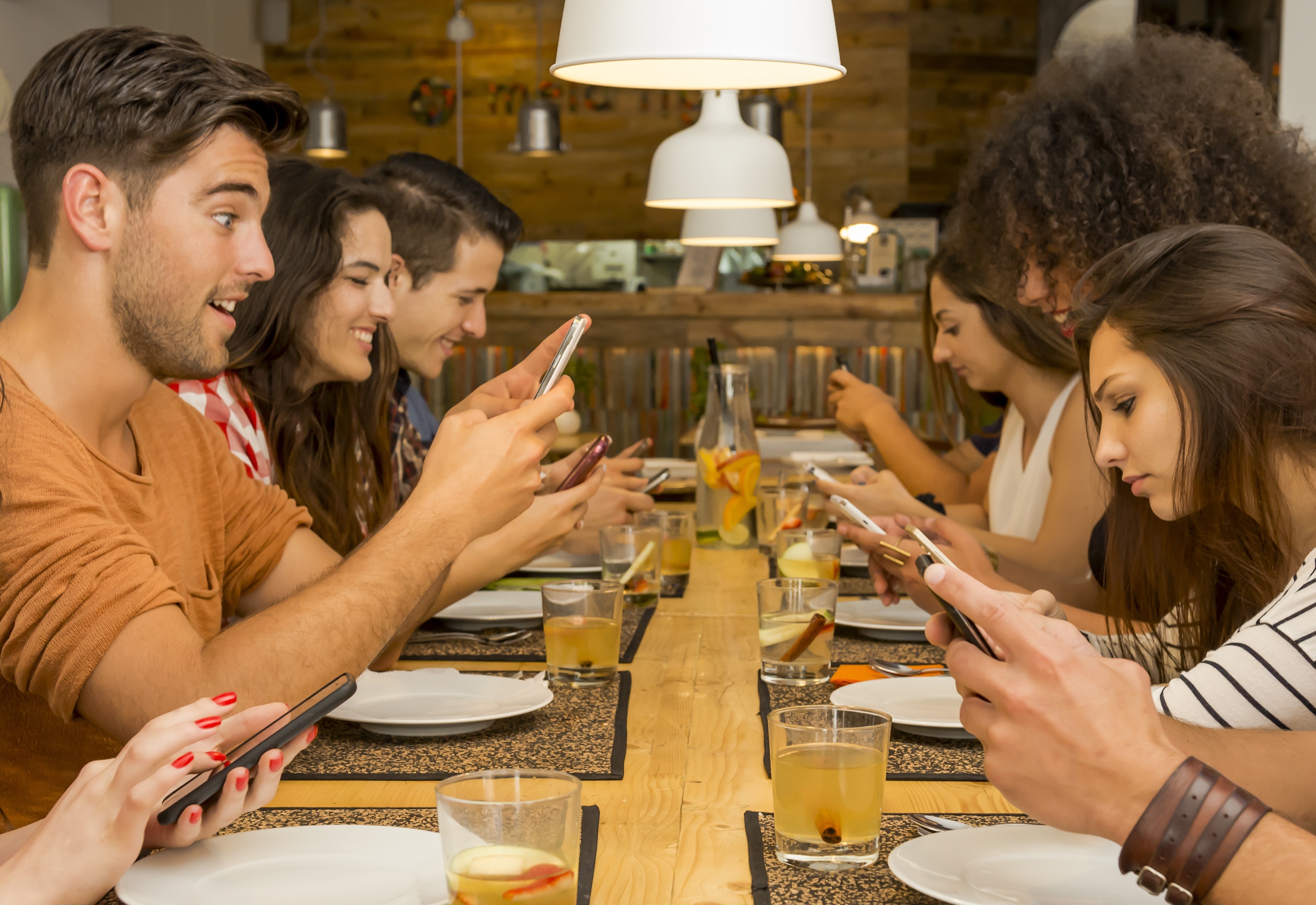 Зачем рестораны. Мужские посиделки с друзьями. Ресторан дурной тон. Student in Restaurant. Общество стильное.